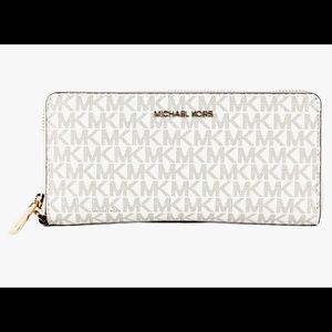 Michael Kors jet set travel wallet for women